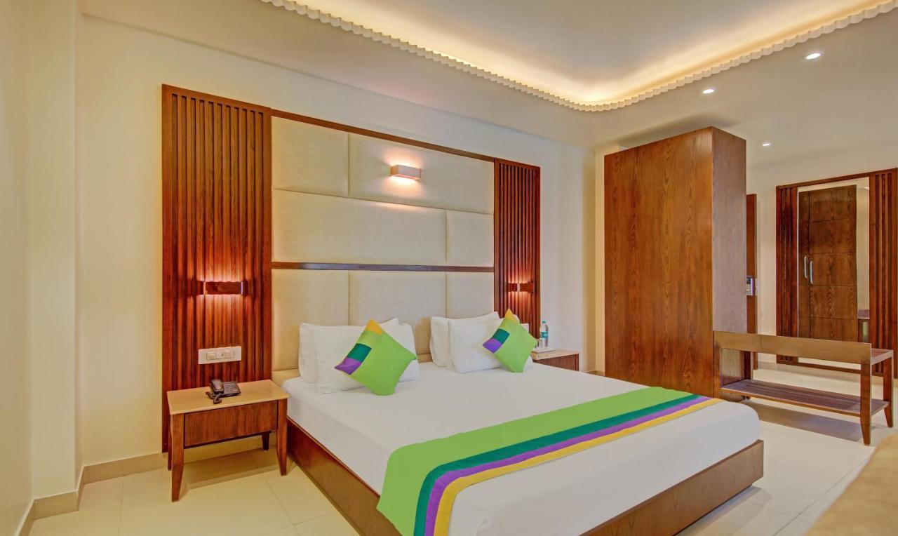 Treebo Premium Relax Inn Patel Nagar New Delhi Bagian luar foto