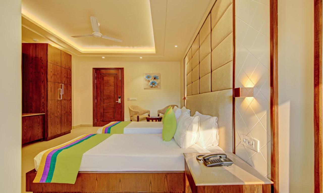 Treebo Premium Relax Inn Patel Nagar New Delhi Bagian luar foto