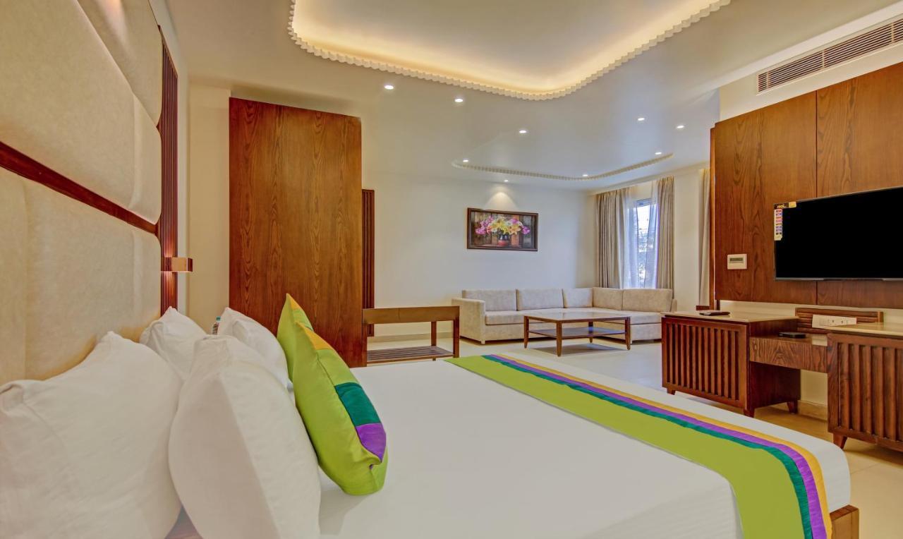 Treebo Premium Relax Inn Patel Nagar New Delhi Bagian luar foto