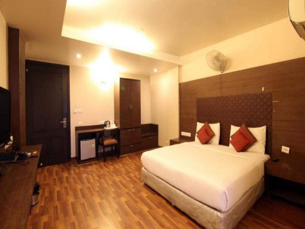 Treebo Premium Relax Inn Patel Nagar New Delhi Bagian luar foto