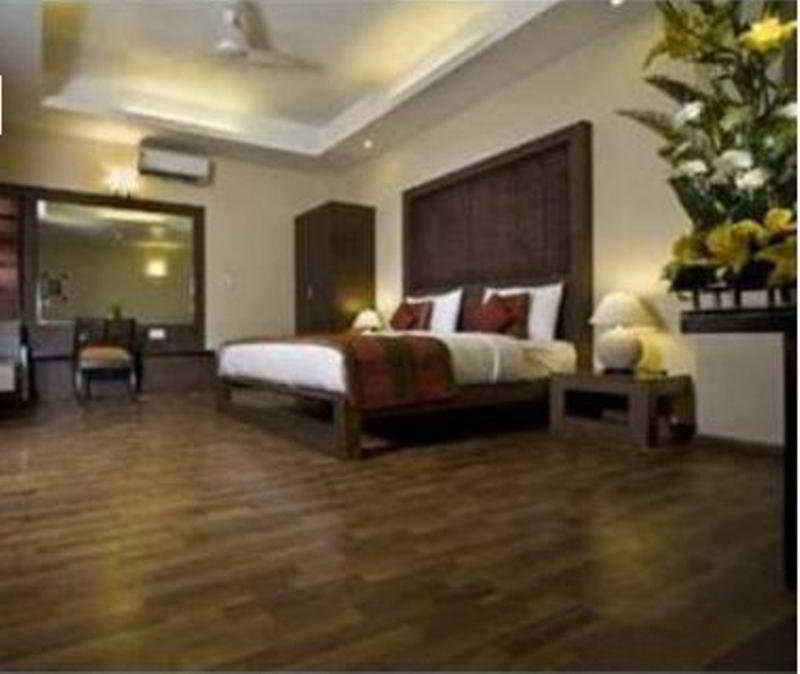 Treebo Premium Relax Inn Patel Nagar New Delhi Bagian luar foto